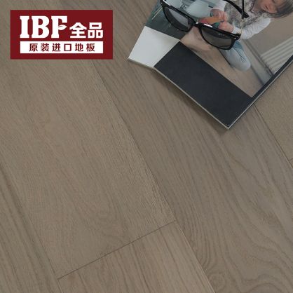 IBF全品地板 典雅系列 1139010787    原产地：德国 天鹅绒柔灰色橡木地板